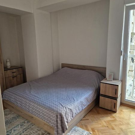 Comfy Center Apartment Skopje Buitenkant foto