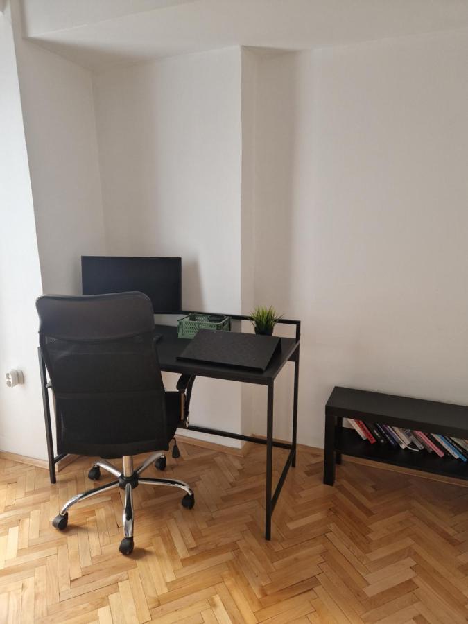 Comfy Center Apartment Skopje Buitenkant foto