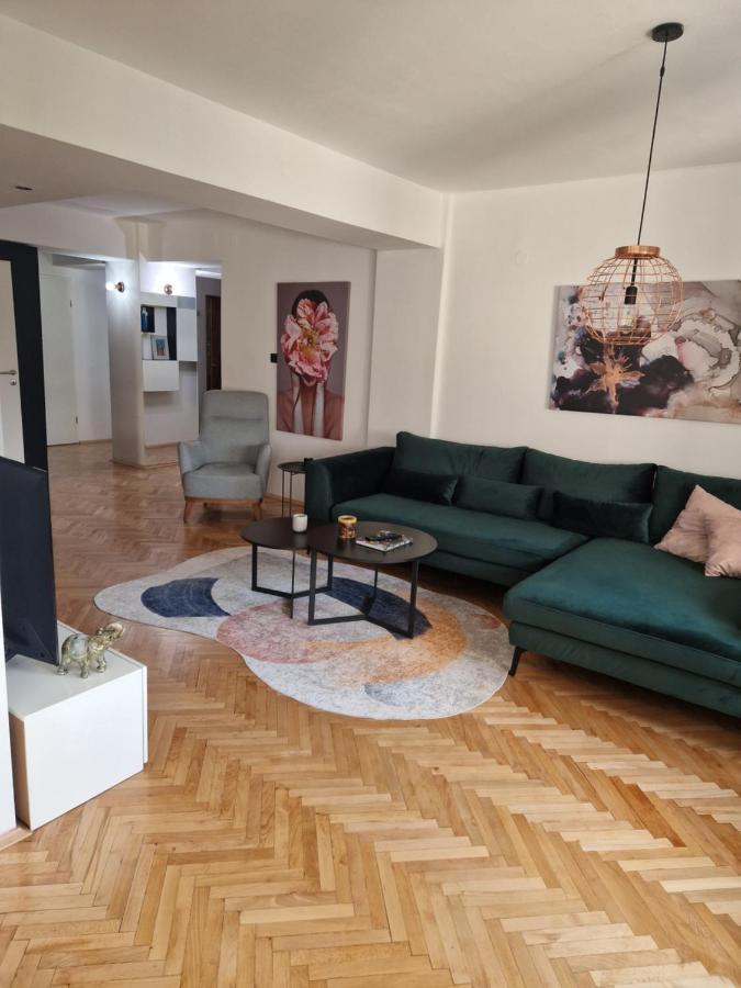 Comfy Center Apartment Skopje Buitenkant foto