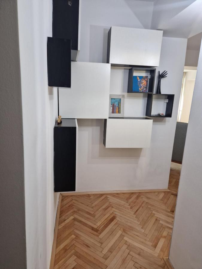 Comfy Center Apartment Skopje Buitenkant foto